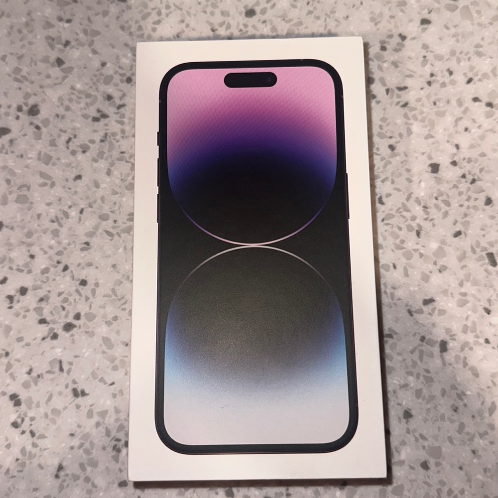 IPhone 14 Pro Box